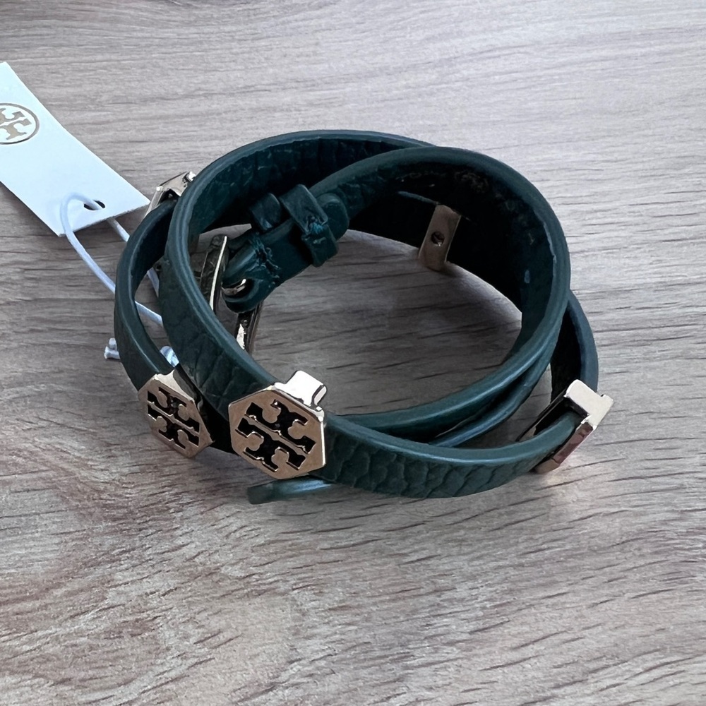 Tory Burch Hex Thin Double Wrap Bracelet in Gold Tone / Jitney Green